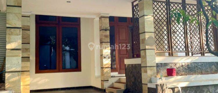 Rumah 2 Lantai Posisi Hook Semi Furnished di Bintaro Sektor 9 1