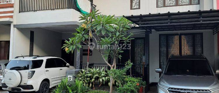 Rumah Full Renovasi Semi Furnished di Graha Raya Bintaro 1