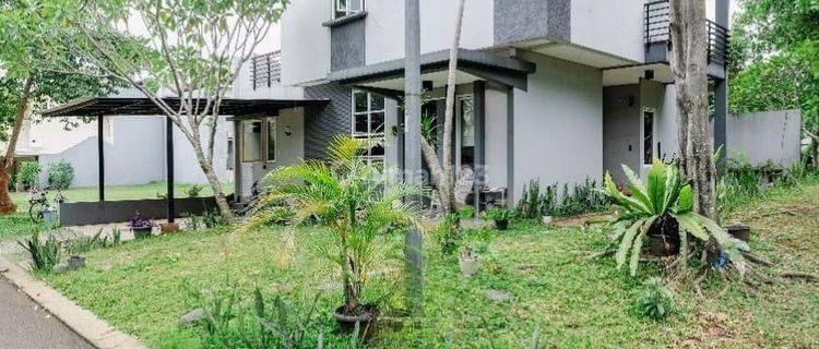 Rumah Nyaman Siap Huni Posisi Hook Halaman Luas Lokasi Strategis di Bsd City 1