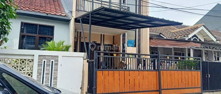 Rumah 2 Lantai Semi Furnished di Serpong Tangerang Selatan 1