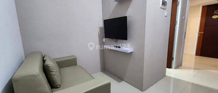 1 Br+ Ada Ruang Tamu Apartemen Gunawangsa Tidar 1