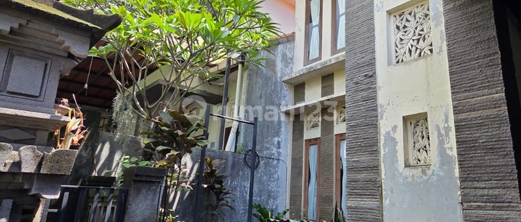 House For Lease At Gatot Subroto Barat Yn 1