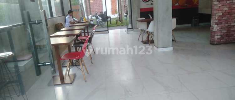 SHOPHOUSE FOR LEASE IN NUSA DUA AREA, GOOD AND CHEAP, NEGOTIABLE 1