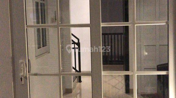 Dijual Rumah 2 Lt Bagus Dan Rapi, Semi Furnished di Gading Indah Utara, Kelapa Gading 1