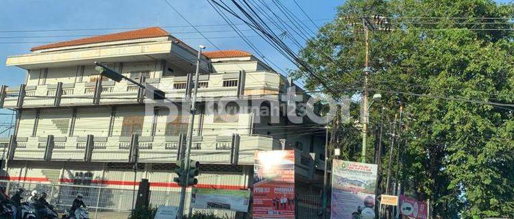 HOOK MAHENDRADATA 3-STORY BUILDING DENPASAR  1