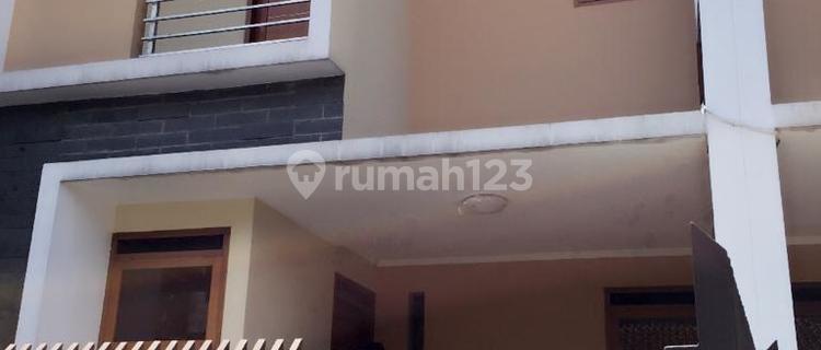 For Sale Cheap Good House City Center With Front Garden Near Karapitan Moch Ramdhan Banteng Street Student Fighter in Sayap Buah Batu 1