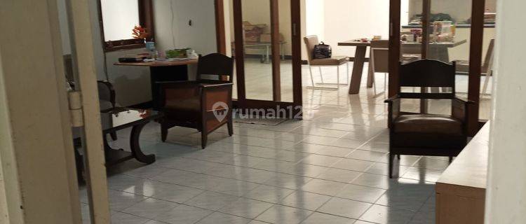 disewakan rumah klasik terawat siap huni luas di gedung sembilan 1