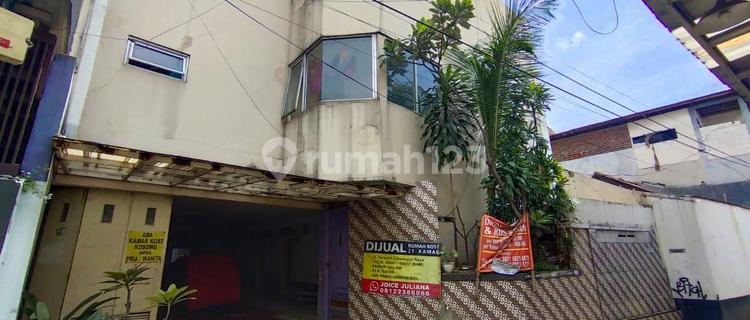 For Sale: Productive, Nice, Spacious, Beautiful, Well-Maintained Boarding House Ready to Occupy, Ample Parking, 24-Hour Security, Near Kopo Toll Road in Terusan Cibaduyut, Situ Terate Area, Bandung. 1