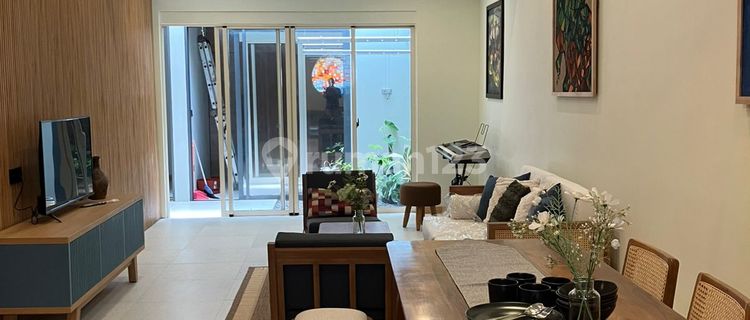 For Sale New Beautiful House Aesthetic Good Lighting Ready to Live In Fully Furnished Nepis SHM in Naganingrum Kota Baru Parahyangan 1