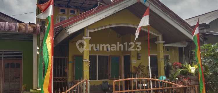 Rumah 2 Lantai Dijual di Jalan Cipta Karya Panam 1