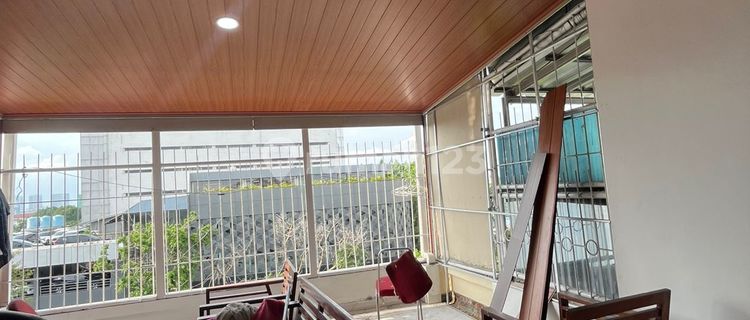 Strategic Ready-to-Use Shop House in Matraman Raya, East Jakarta 1