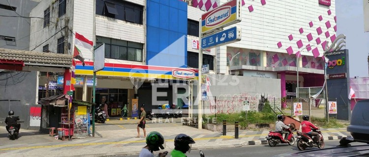 Strategic Commercial Building in the Center of Depok City 1
