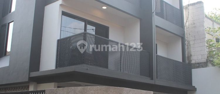 Dream Home, Modern & Practical. 3-Story Corner Lot in North Tebet. South Jakarta 1