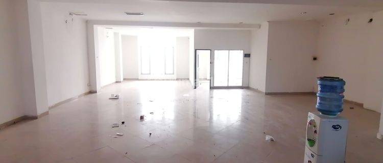 Ruang Usaha/kantor Luas Mainroad Soekarno Hatta 1
