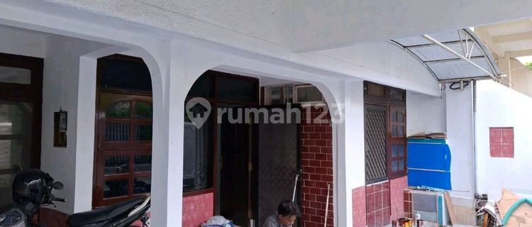 Disewakan Rumah Darmo Permai Utara 4 Kt 3 Km Dekat Pasar Modern Darmo Permai Surabaya  1