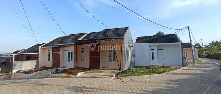 Dijual Rumah 2 Kamar Tidur, Samping Stasiun Parungkuda 1