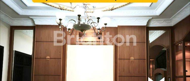Disewakan Villa Komplek Sari Mas Jl Putri Hijau Kawasan Premium ± 800 Meter Dari Mall Delipark - Semi Furnished 1