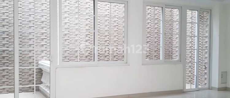 For Rent 8 Meters Wide Fully Furnished House in Cemara Asri Complex 1