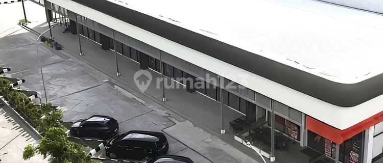 For Rent: 5-Unit Commercial Building Row on Ringroad Street 1