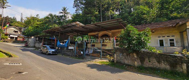 Rumah Hitung Tanah Di Pinggir Jalan Raya 1