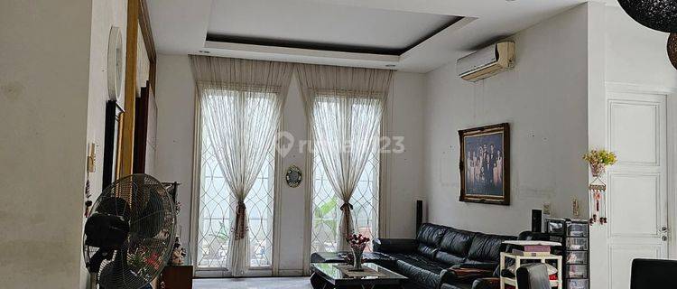Jual Rumah Menteng, area Pusat, sebrang stasiun kereta dan dekat MRT 1