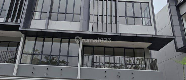 Ruko Baru 3 Lantai Ada Balkon di Bsd Green Wich, Tangerang 1