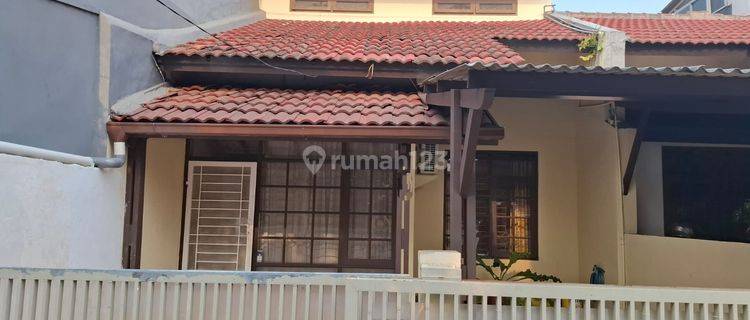 Disewa Rumah Bagus Semi Furnished di Taman Holis Bandung Kota 1