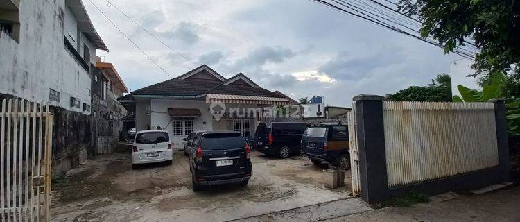 Dijual Rumah 1 Lantai Halaman Luas di Demang Lebar Daun Jalan Macan Kumbang 2 Palembang 1