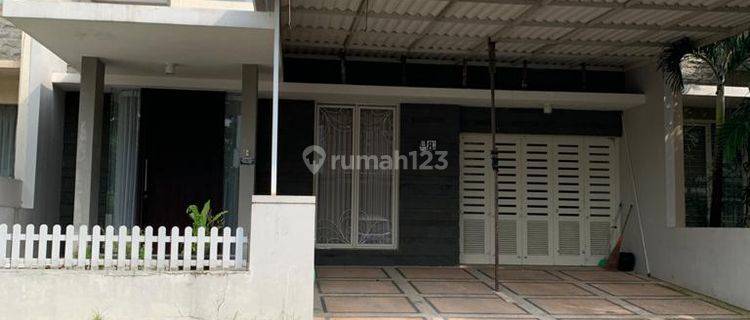 Rumah Eastwood Citraland Surabaya Minimalis 1