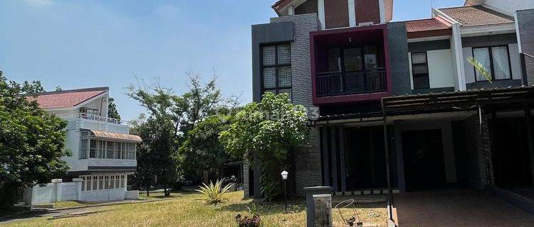 Dijual Rumah Minimalis Modern 2 Lantai siap huni di Legenda Wisata Cibubur 1