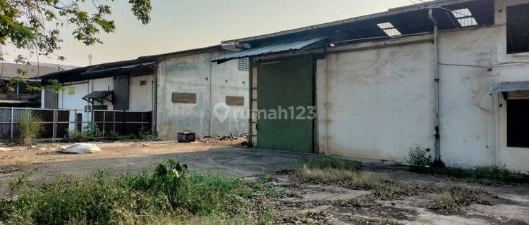 Disewakan gudang siap pakai di lokasi strategis jl. Raya Narogong 1