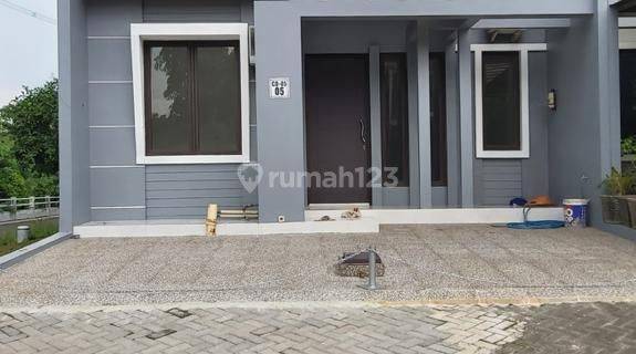 Dijual rumah murah di legenda wisata 1