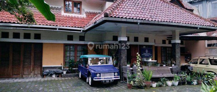 Dijual Rumah Mainroad Sayap Dago, Mentengnya Bandung, Sangat Strategis.  1