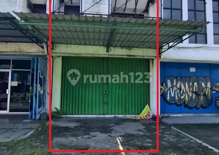 For Rent 2-Story Shop House in a Strategic Location on Jalan Wates - Kasihan, Bantul 1