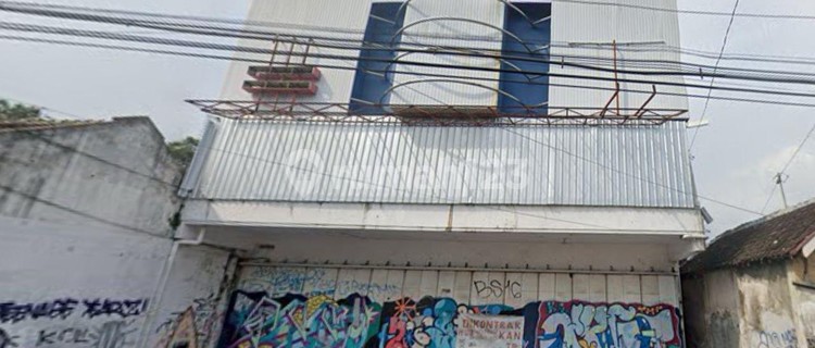 For rent: 2-story shop house in Yogyakarta city near the Tugu Monument. 1