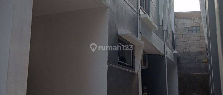 Rumah 2 Lantai SHM di Universitas Gunadarma, Jakarta Selatan 1