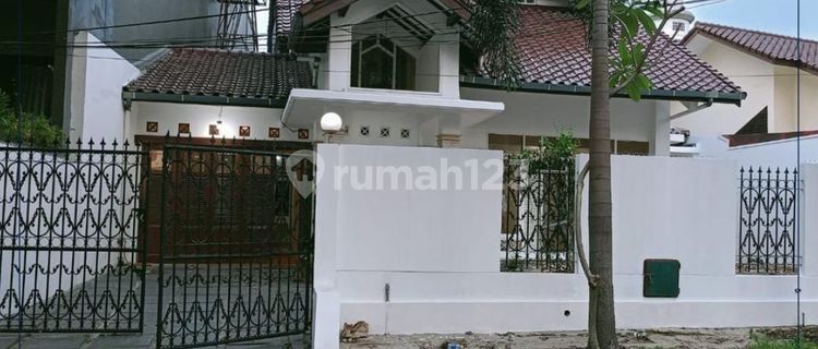 Dijual Cepat Rumah Bagus Siap Huni di Kebayoran Baru  1
