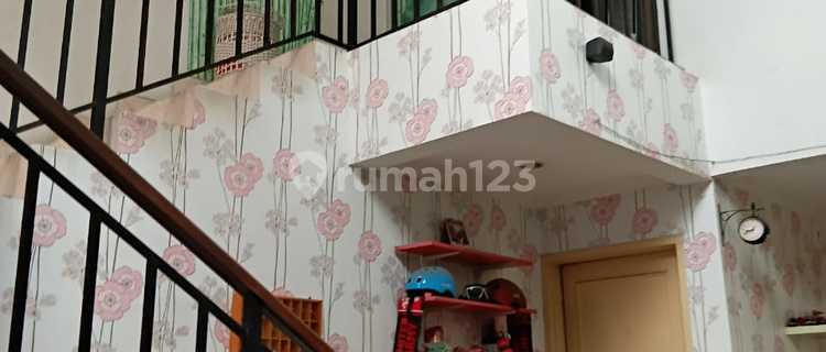 For Rent Semi-Furnished House in Valencia Graha Bintaro Raya 1