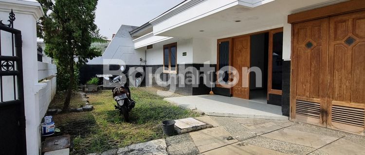 RUMAH DI MARGOREJO INDAH IX 1