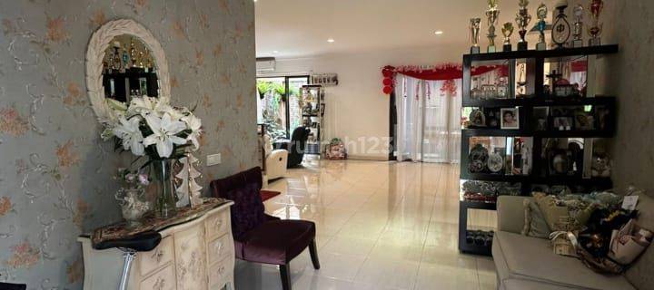 Rumah dijual cantik, asri, dan bagus 2 lantai di Green Cove BSD Tangerang 1