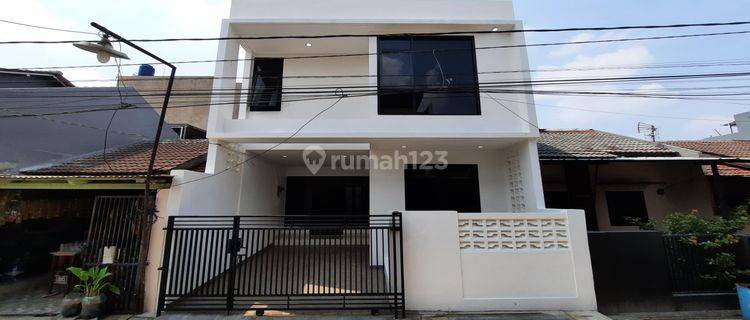 Dijual Rumah Bagus Siap Huni Di Cluster Catalina 1