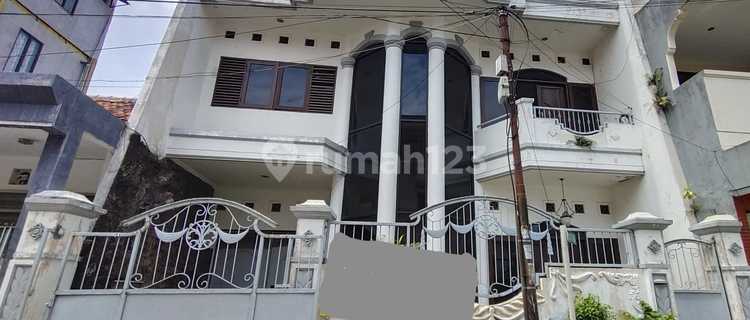 Jl. Embong Kartiko Street House, Undaan 1