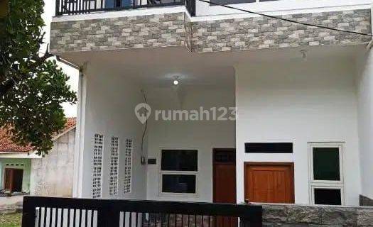 Rumah Bagus Dekat Toll Jelupang, 2 Lantai SHM 1