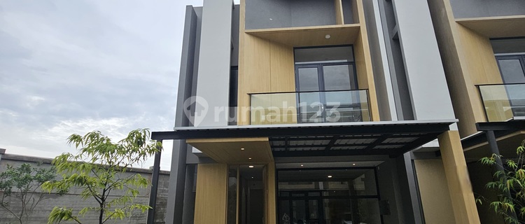 Nice House In Bsd City Fully Furnished Corner Position Ready To Occupy 1