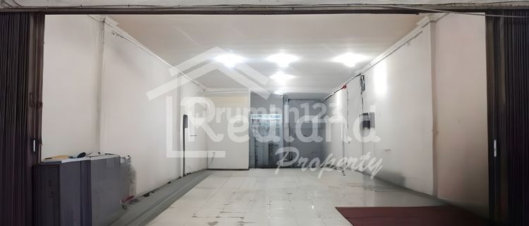 Shop House on Brigjen Sudiarto Street, Semarang (Listing ID 8392) 1
