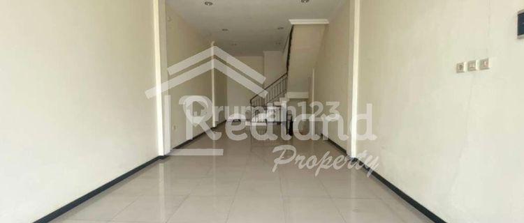 Shop house in the Ngesrep Banyumanik area, Semarang (Code 8313) 1