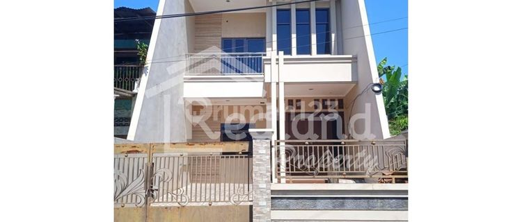 Rumah di Daerah Semarang Tengah ( Si 8427 ) 1