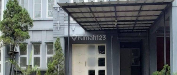 Rumah 2 Lantai Bagus Disewakan Dengan Cepat di Legenda Wisata  1