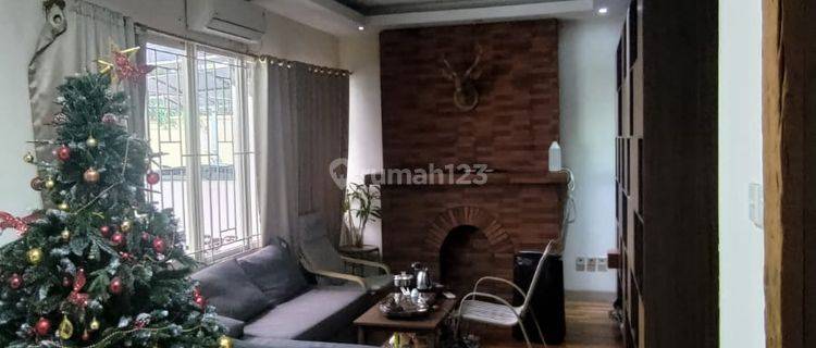 Rumah 2 Lantai Bagus Full Furnished SHM Ukuran 8x17 di Pik 1 1