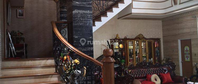 Rumah 2,5 Lantai Layar Permai Pik1 Ukuran 10x29 Semi Furnished 1
